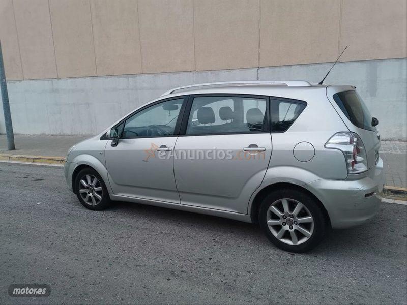 Toyota Corolla Verso 2.2 D4D 136cv Sol de 2007 con 198.000 Km por 3.200 EUR. en Barcelona