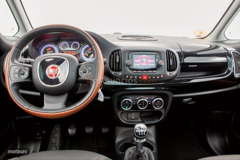 Fiat 500L 1.6 16v Multijet II 120CV SS Trekking de 2014 con 107.000 Km por 8.690 EUR. en Barcelona