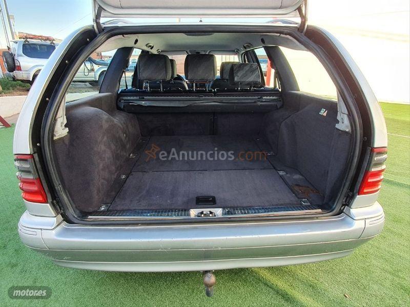 Mercedes Clase E E 320 CDI CLASSIC de 2000 con 446.358 Km por 2.499 EUR. en Badajoz