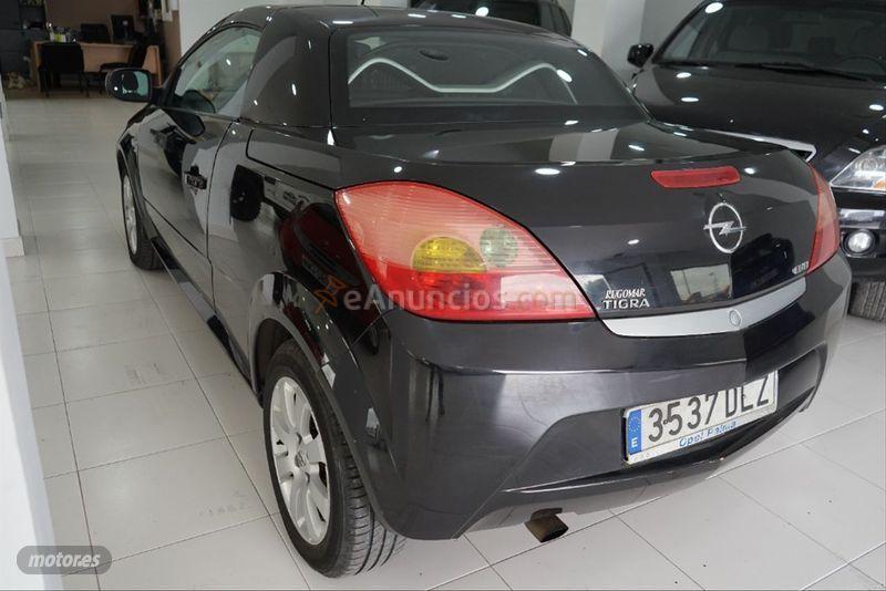 Opel Tigra Sport 1.3 CDTi de 2005 con 221.000 Km por 3.800 EUR. en Valencia