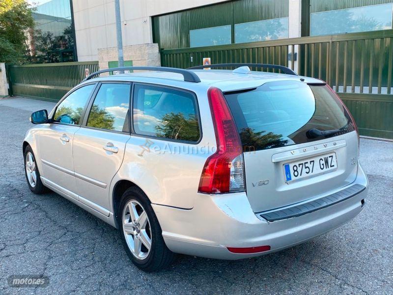 Volvo V 50 1.6D DRIVe Momentum de 2010 con 251.200 Km por 5.900 EUR. en Madrid