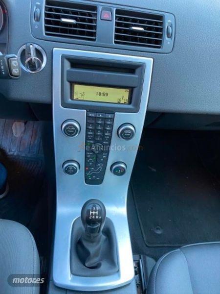 Volvo V 50 1.6D DRIVe Momentum de 2010 con 251.200 Km por 5.900 EUR. en Madrid