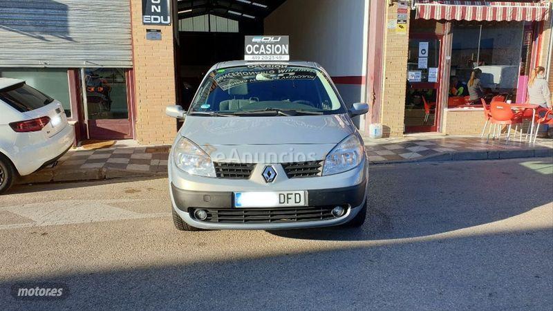 Renault Scenic CONFORT DYNAMIQUE 1.5DCI100 de 2004 con 56.000 Km por 4.990 EUR. en Cuenca