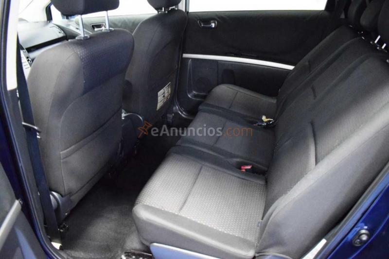 Toyota Corolla Verso 2.2 D4-D LUNA 