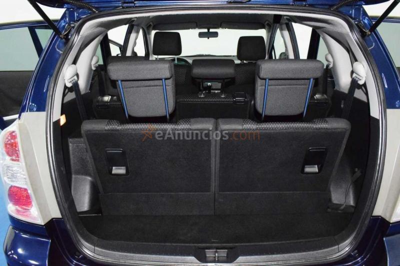 Toyota Corolla Verso 2.2 D4-D LUNA 