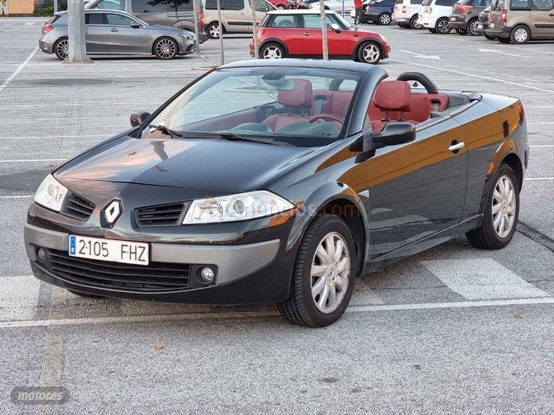 Renault Megane Coupecabrio Dynamique 1.6 16v de 2007 con 79.500 Km por 4.000 EUR. en Granada