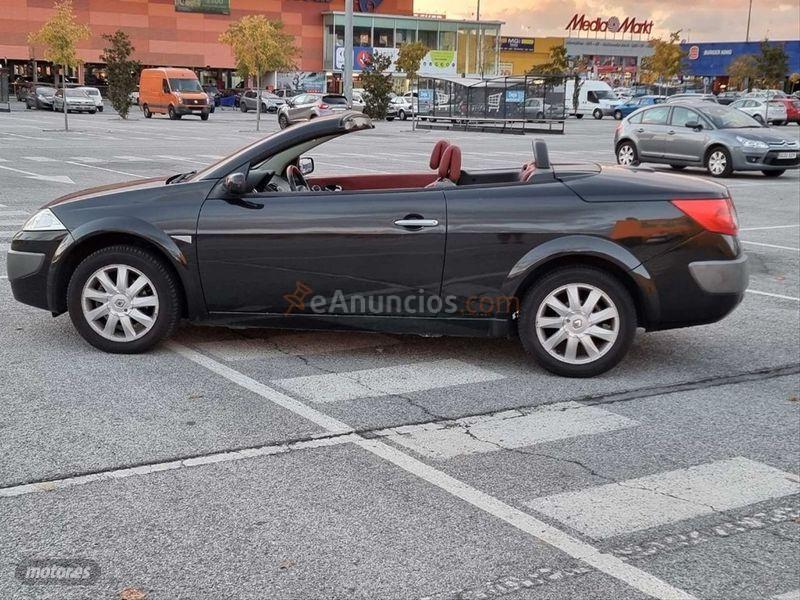 Renault Megane Coupecabrio Dynamique 1.6 16v de 2007 con 79.500 Km por 4.000 EUR. en Granada