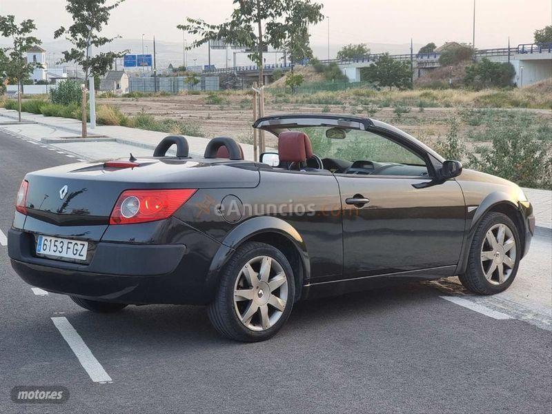 Renault Megane Coupecabrio Dynamique 2.0dCi de 2006 con 151.000 Km por 2.900 EUR. en Granada