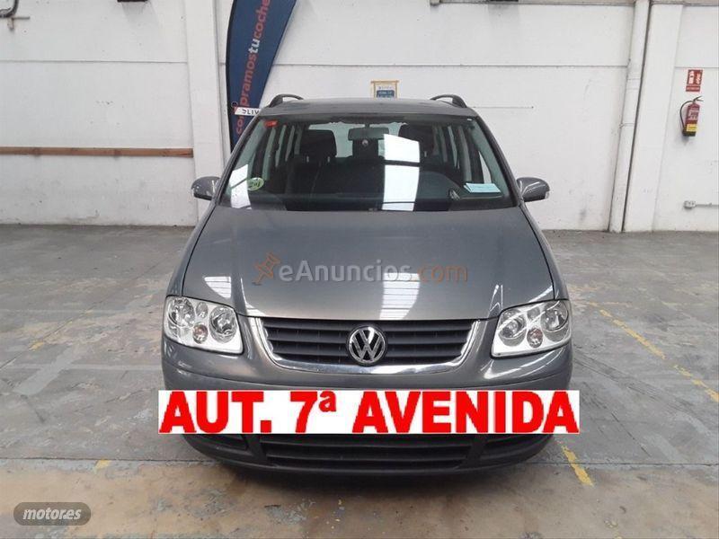 Volkswagen Touran 2.0 TDI ADVANCE de 2005 con 285.000 Km por 4.100 EUR. en Badajoz