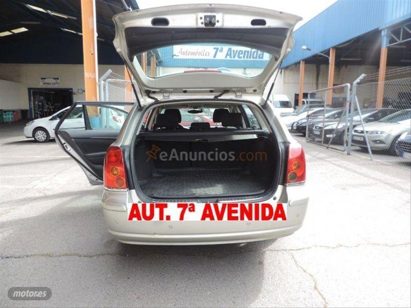 Toyota Avensis 2.2 D4D Clean Power Sport Wagon de 2006 con 285.000 Km por 3.100 EUR. en Badajoz