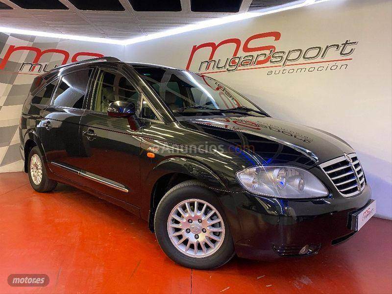 Ssangyong Rodius 270Xdi Limited AWD de 2008 con 259.000 Km por 6.800 EUR. en Madrid