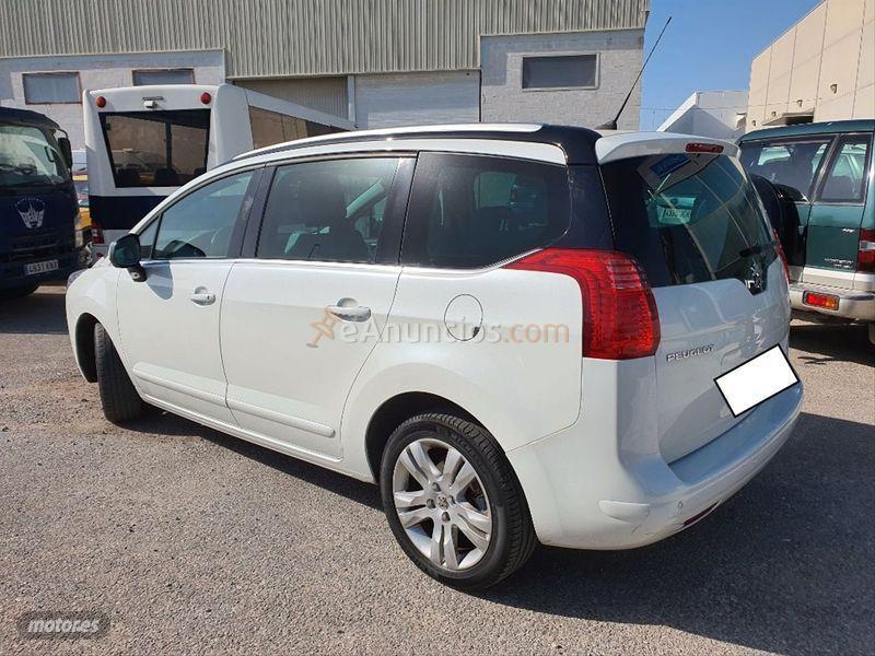 Peugeot 5008 Allure 1.6 HDI 115 FAP de 2013 con 143.850 Km por 9.900 EUR. en Cadiz