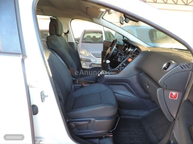 Peugeot 5008 Allure 2.0 BlueHDi 110KW 150CV de 2017 con 260.000 Km por 8.200 EUR. en Badajoz