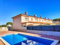 Casa-Chalet en Venta en Escala, L Girona