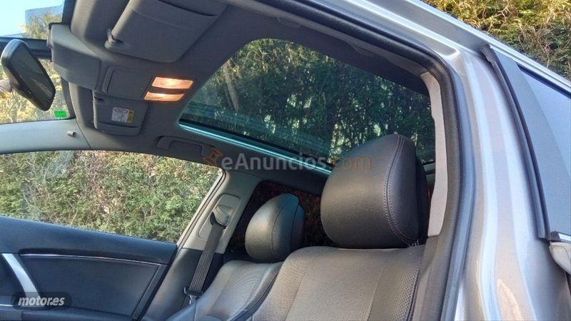 Toyota Avensis 150D Executive AutoDrive Cross Sport de 2014 con 147.400 Km por 15.500 EUR. en La Coruna