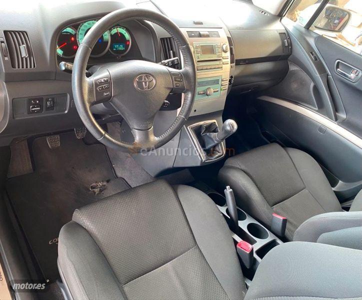 Toyota Corolla Verso 2.2 D4D 136cv Sol de 2006 con 180.000 Km por 5.700 EUR. en Murcia
