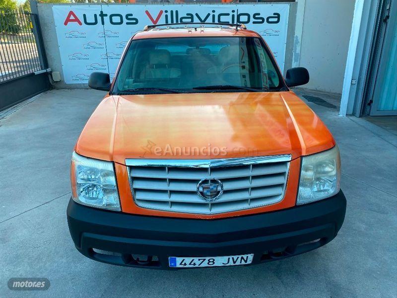 Cadillac Escalade  de 2002 con 150.000 Km por 15.900 EUR. en Madrid