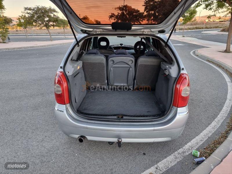 Citroen Xsara Picasso 1.6 16v HDI Exclusive de 2005 con 160.000 Km por 2.850 EUR. en Alicante
