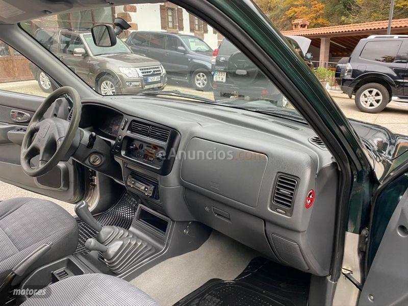 Mitsubishi L 200 Doble Cabina 4X4 Instyle de 2006 con 306.000 Km por 8.500 EUR. en Navarra