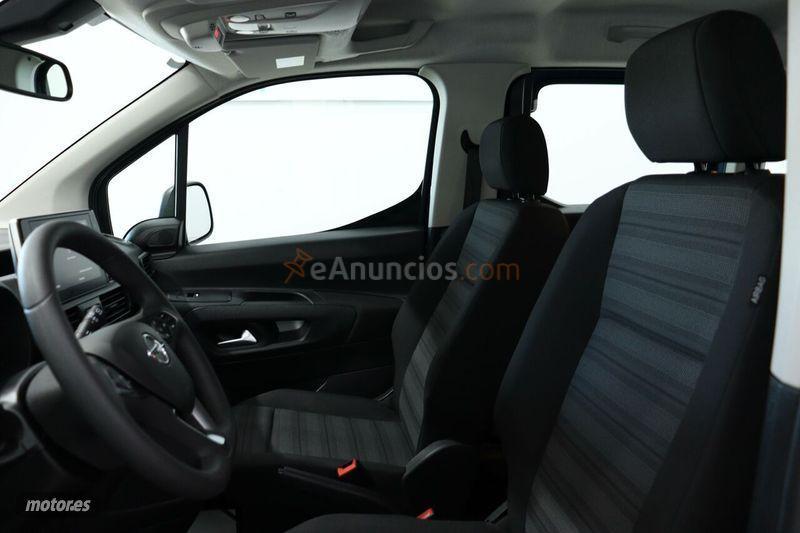 Opel Combo Life 1.5 TD 75kW 100CV SS Edition L de 2021 con 7.729 Km por 21.900 EUR. en Sevilla