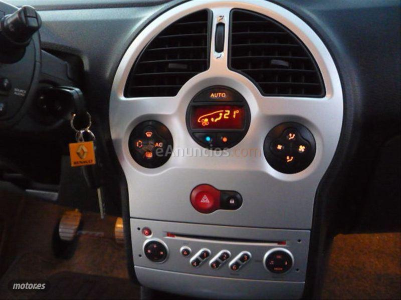 Renault Grand Modus Dynamique TCE100 eco2 de 2009 con 200.000 Km por 3.800 EUR. en Barcelona