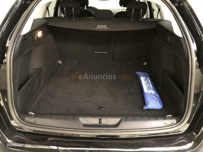 Peugeot 308 SW Style 1.2 PureTech 96KW 130CV SS de 2017 con 70.000 Km por 12.900 EUR. en Barcelona