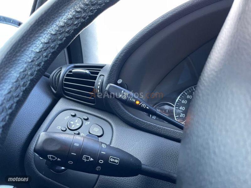 Mercedes Clase C C 270 CDI AVANTGARDE de 2004 con 320.000 Km por 4.850 EUR. en Barcelona