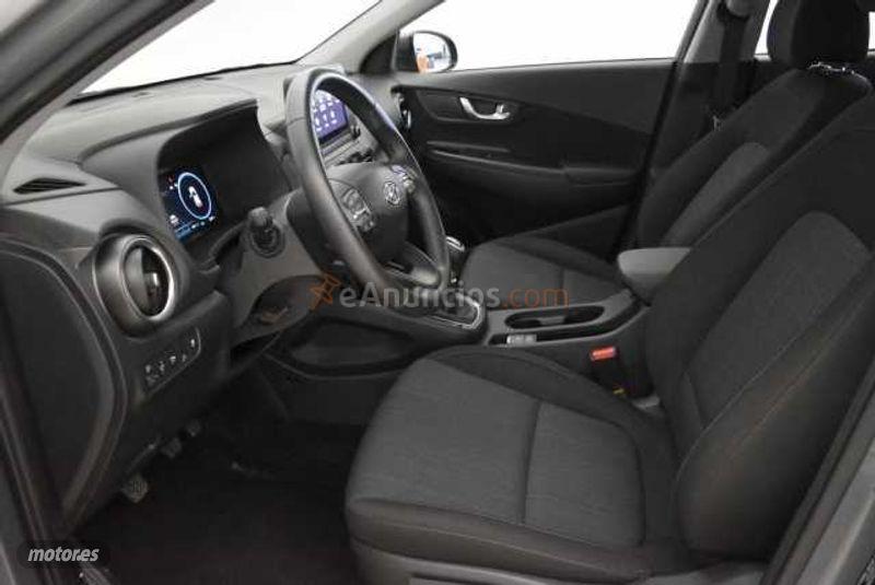 Hyundai Kona FL TGDI 1.0 120CV 48V 4X2 MAXX de 2021 con 5.292 Km por 20.400 EUR. en Cadiz