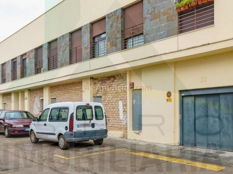 LOCALES COMERCIALES SITUADOS EN PLANTA BAJA EDIFICIO COMUNITARIO