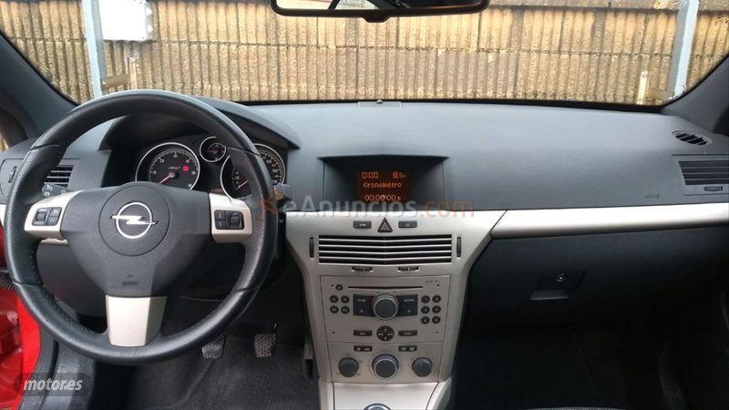 Opel Astra Twin Top 1.9 CDTi Cosmo de 2006 con 124.000 Km por 5.900 EUR. en Cantabria