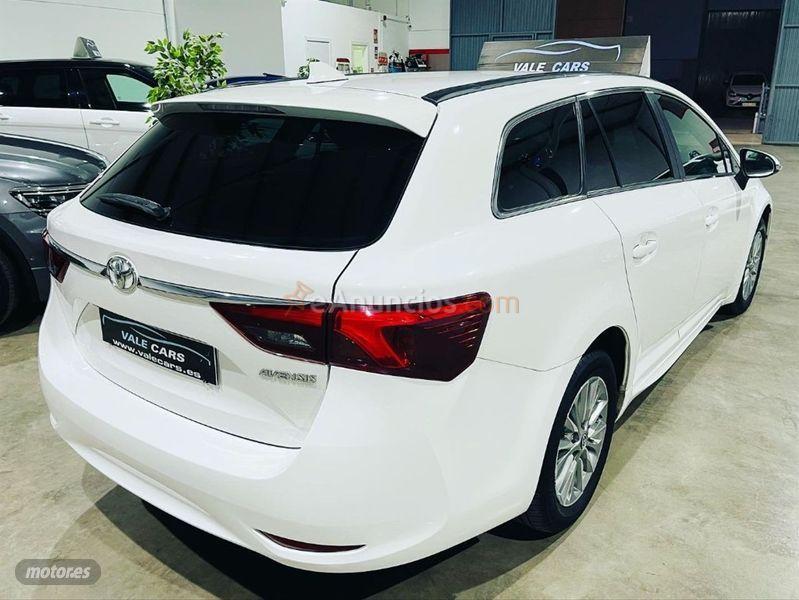 Toyota Avensis 1.6 115D ADVANCE TS de 2016 con 240.000 Km por 9.500 EUR. en Sevilla