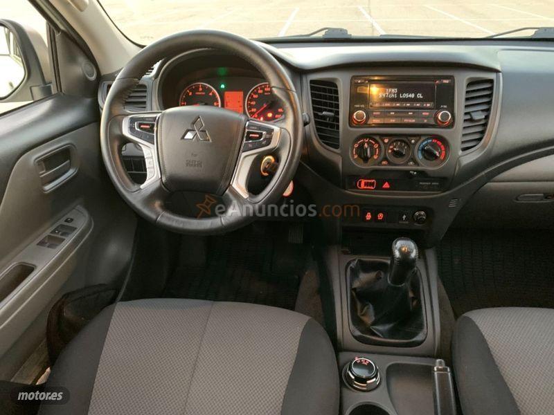 Mitsubishi L 200 DC 250 DID MPro de 2018 con 110.000 Km por 21.900 EUR. en Madrid