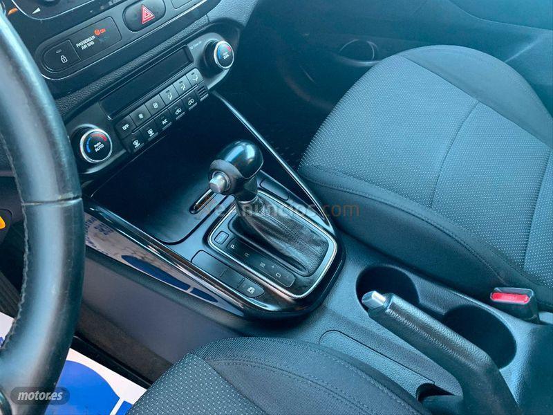 Kia Carens 1.7 CRDi VGT 141CV Drive EcoDynamic 5pl de 2015 con 400.000 Km por 6.300 EUR. en Malaga