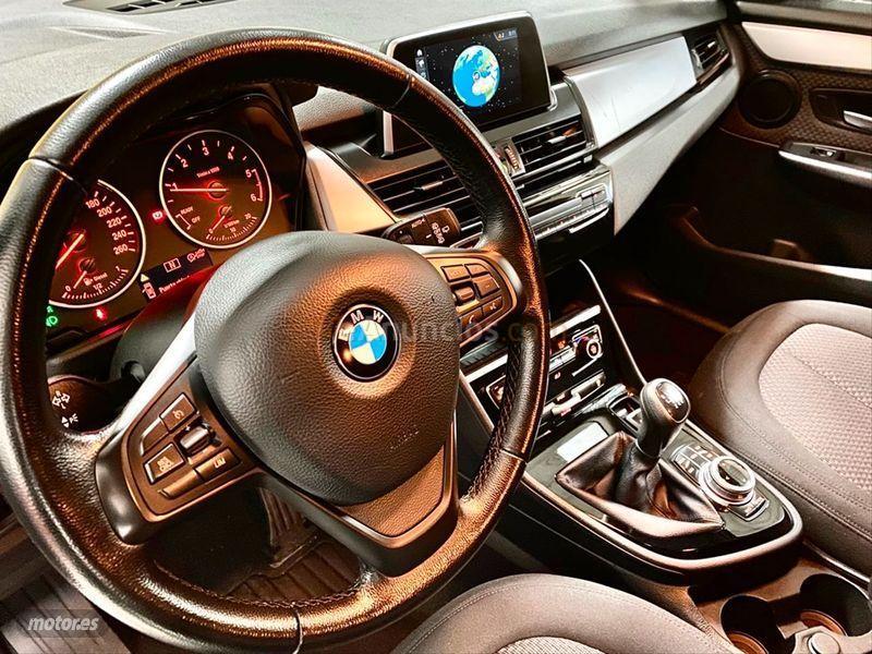 BMW Serie 2 Gran Tourer 218d de 2017 con 105.300 Km por 17.000 EUR. en Madrid