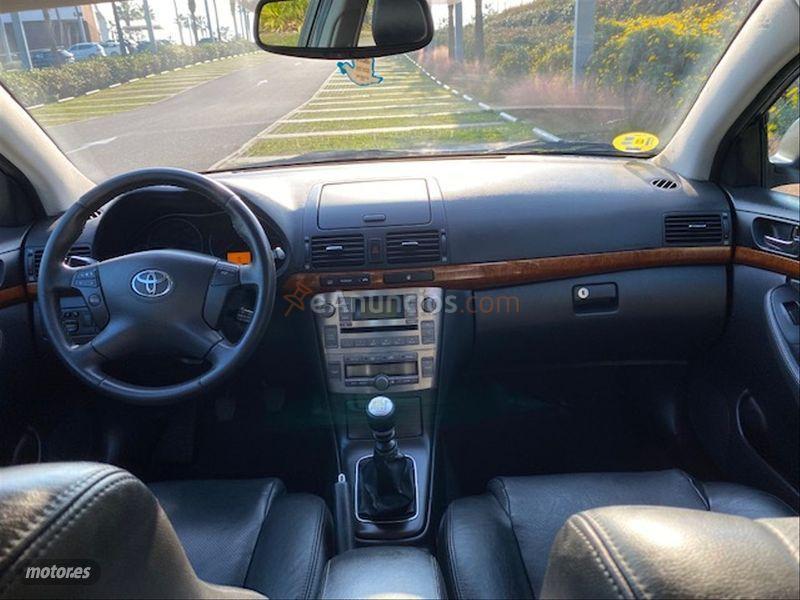 Toyota Avensis 2.0 D4D Sol Wagon de 2007 con 300.000 Km por 3.490 EUR. en Barcelona