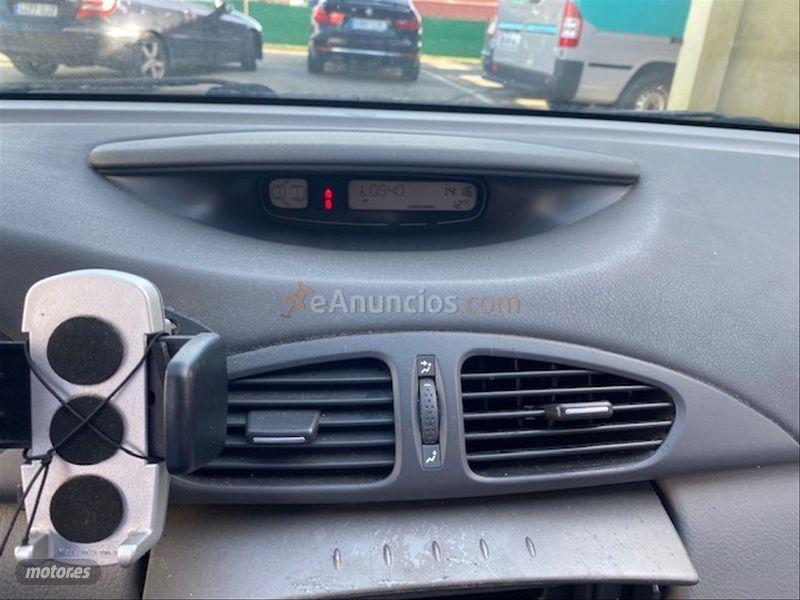 Renault Laguna GRAND TOUR DYNAMIQUE 1.9DCI 120CV de 2003 con 225.000 Km por 2.900 EUR. en La Coruna