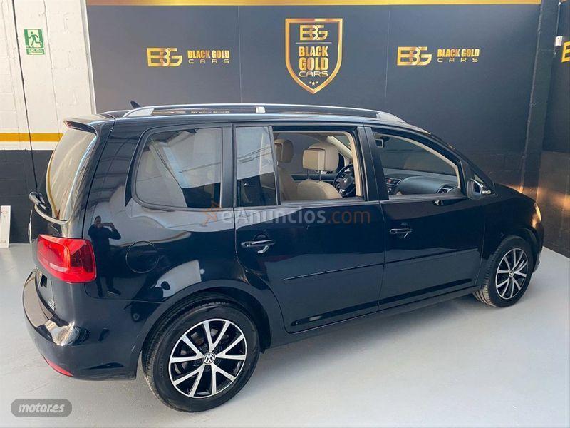 Volkswagen Touran 1.6 TDI 105cv DSG Advance de 2013 con 152.000 Km por 12.990 EUR. en Madrid