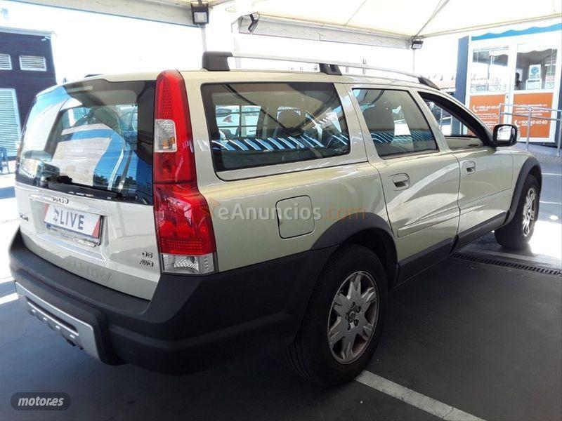 Volvo XC 70 2.4 D5 Momentum de 2006 con 200.000 Km por 5.750 EUR. en Madrid