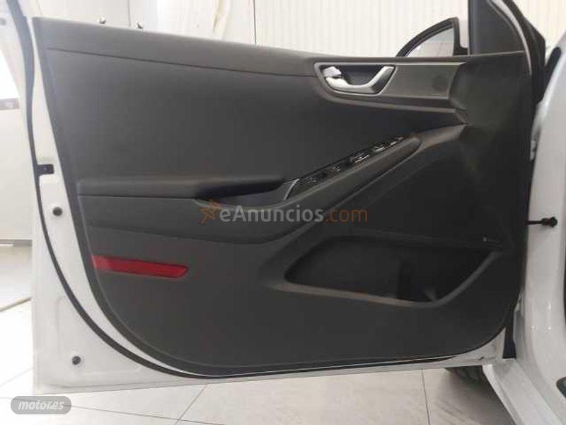 Hyundai Ioniq IONIQ FL PHEV 5P GDI 1.6 141CV DT TECNO de 2021 con 9.843 Km por 27.500 EUR. en Huelva