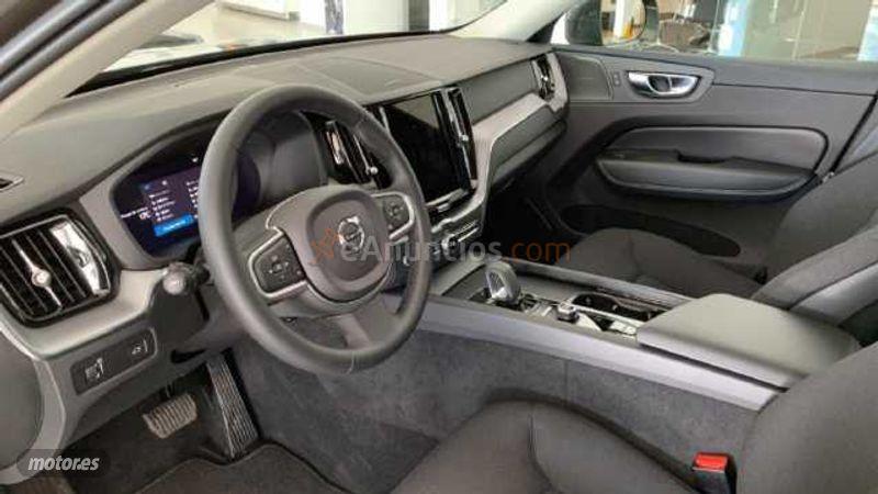 Volvo XC 60 2.0 B4 D MOMENTUM PRO AUTO 197 5P de 2021 con 2.020 Km por 44.900 EUR. en Ciudad Real