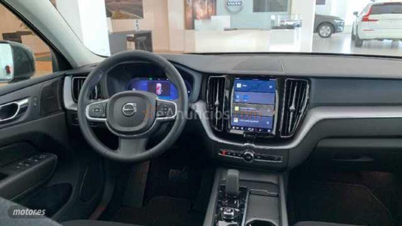 Volvo XC 60 2.0 B4 D MOMENTUM PRO AUTO 197 5P de 2021 con 2.020 Km por 44.900 EUR. en Ciudad Real