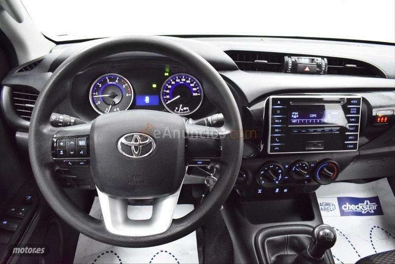 Toyota Hilux 2.4 D4D Cabina Doble GX de 2018 con 119.000 Km por 24.500 EUR. en Ciudad Real