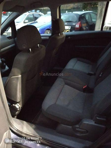 Opel Zafira Cosmo 1.9 CDTi 16v de 2006 con 320.000 Km por 2.499 EUR. en La Coruna