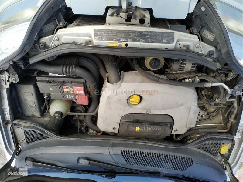 Renault Megane SCENIC DYNAMIQUE 1.9DCI de 2002 con 189.000 Km por 1.890 EUR. en Guadalajara