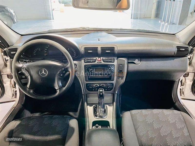 Mercedes Clase C C 220 CDI CLASSIC de 2001 con 280.000 Km por 4.300 EUR. en Sevilla