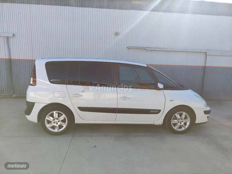 Renault Espace Initiale dCi 150 de 2010 con 200.000 Km por 3.500 EUR. en Madrid