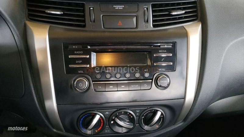 Nissan Navara D. Cab. 2.3dCi 120kW160CV Visia BDif de 2022 por 28.000 EUR. en Lleida