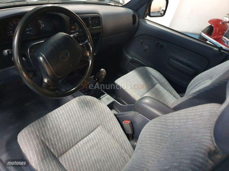 Toyota Hilux 2.4TD DC 4WD de 1999 con 143.000 Km por 10.999 EUR. en Malaga