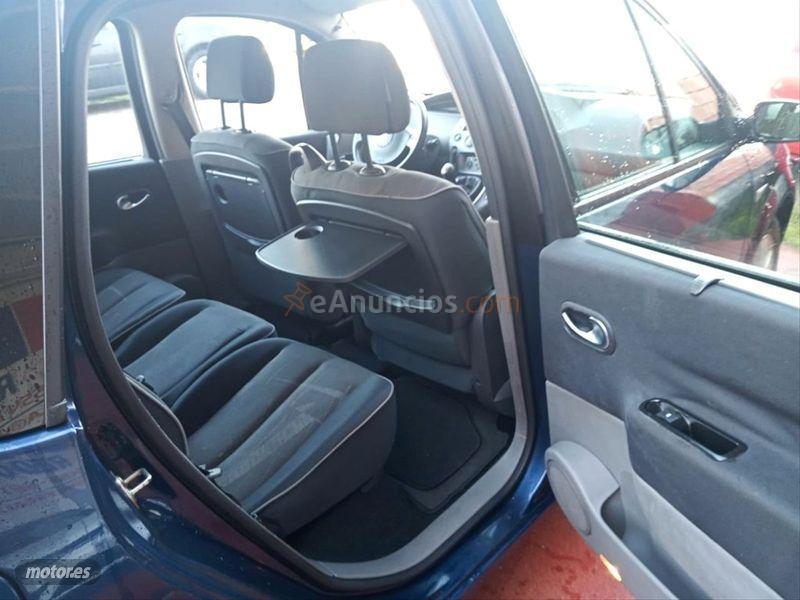 Renault Scenic CONFORT AUTHENTIQUE 1.9DCI de 2004 con 97.000 Km por 2.900 EUR. en Pontevedra